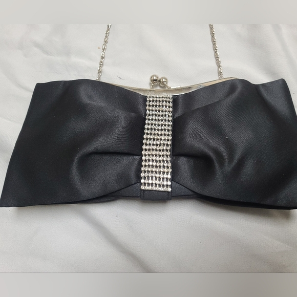 Cache vintage black bowtie black sateen and rhinestone Silver Chain clutch purse - Picture 6 of 9